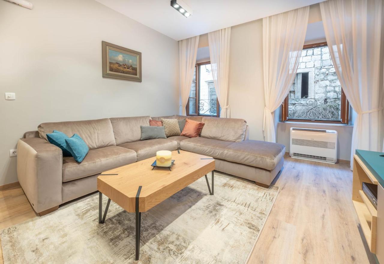 Sasha Di Cattaro - Old Town Lux Apartment Bagian luar foto
